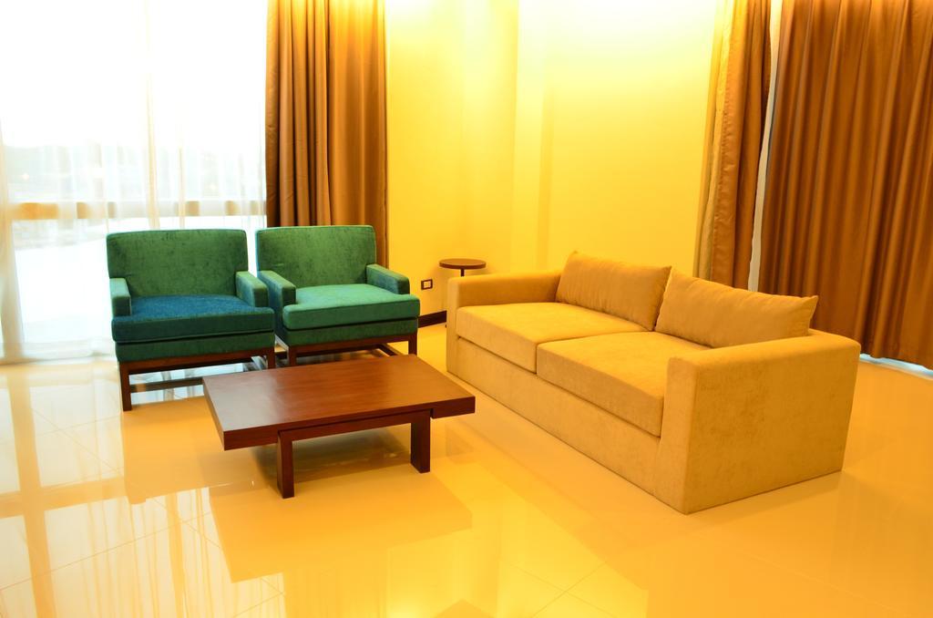 42C The Chic Hotel Nakhon Sawan Zewnętrze zdjęcie