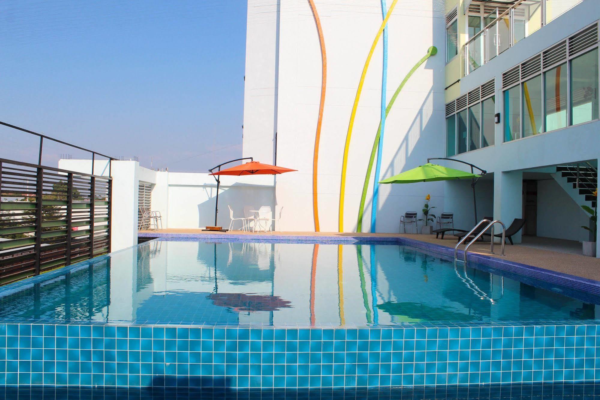 42C The Chic Hotel Nakhon Sawan Zewnętrze zdjęcie